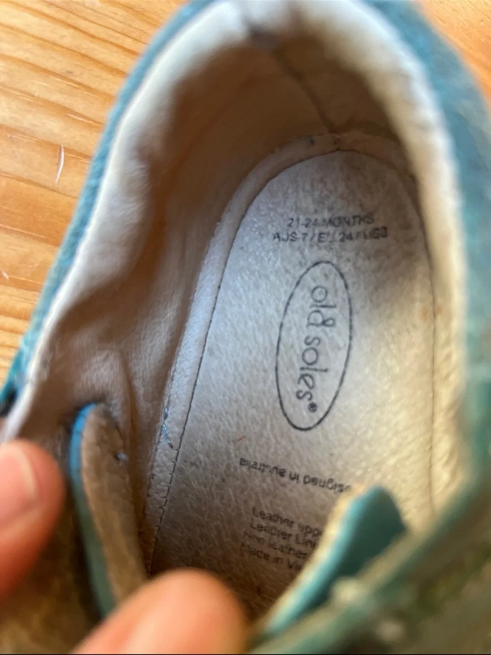 Old Soles Australian toddler sneakers Size 8t